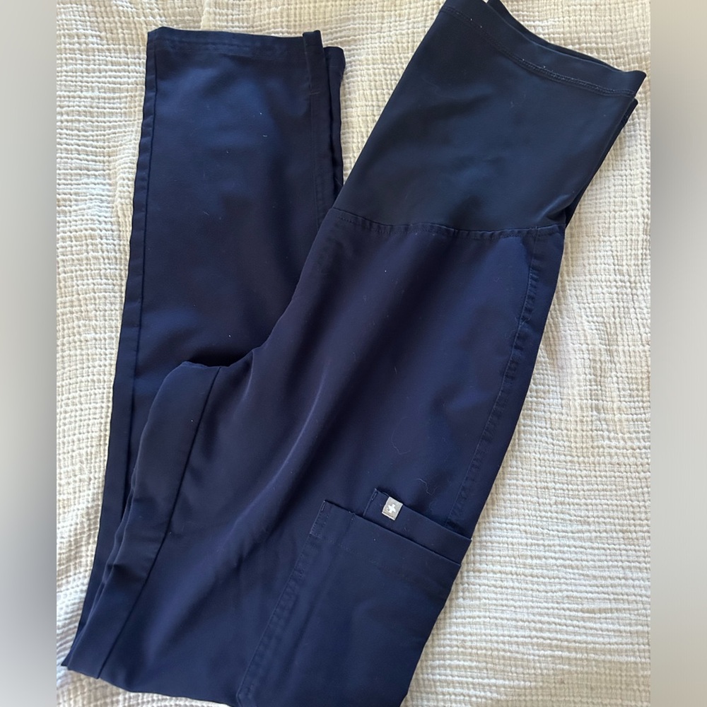 Figs yola skinny maternity scrub pants